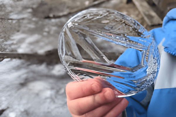 Icy suncatcher Learn Outside Guide Early Childhood 2023