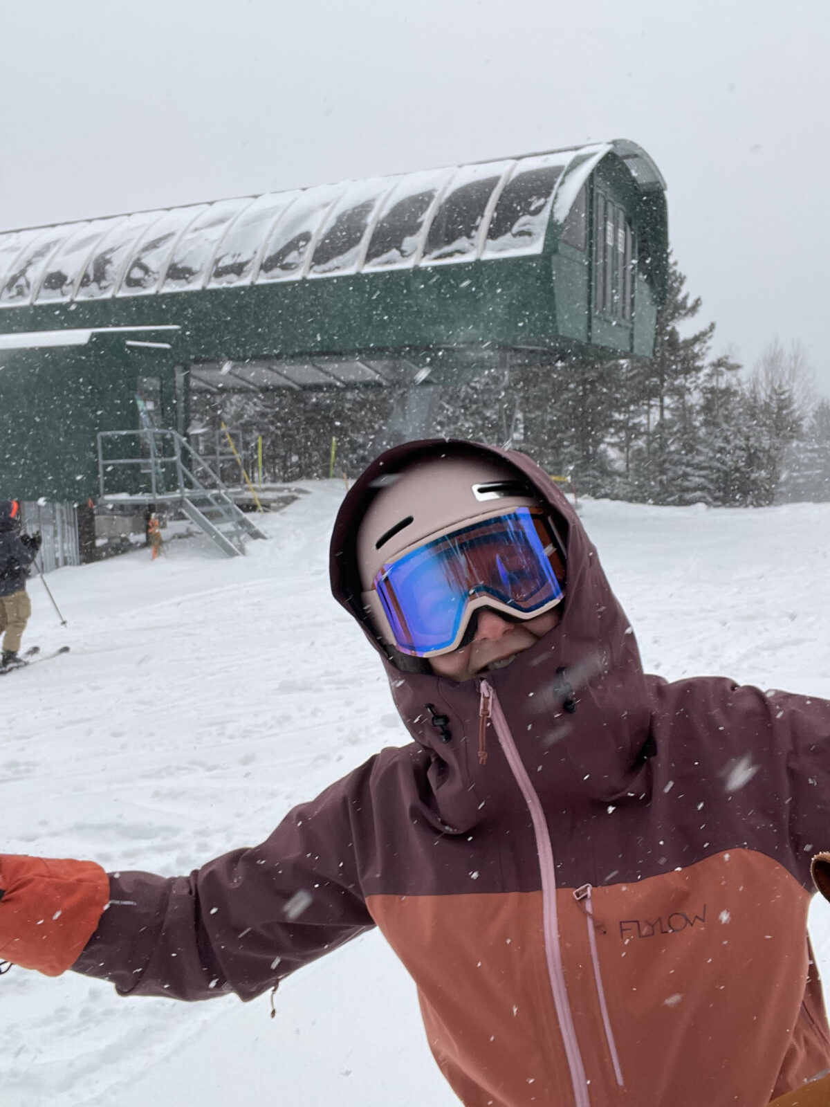 Courtney Holub skiing